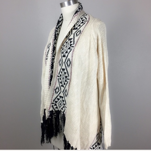 BOHO TRIBAL KNIT TASSEL WATERFALL CARDIGAN - Picture 4 of 8